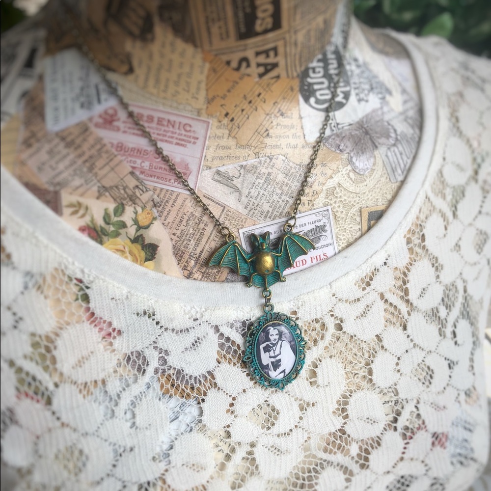 Lily Munster Bat Necklace🦇Gothic•Halloween - Picture 4 of 4
